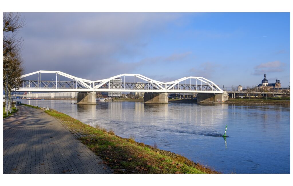 Rheinpromenade – von trüb bis sonnig
