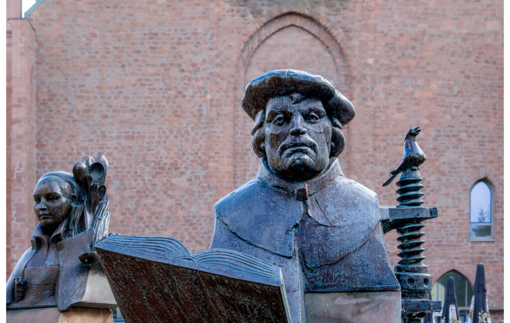 Vom Pfalzbau zum Lutherbrunnen